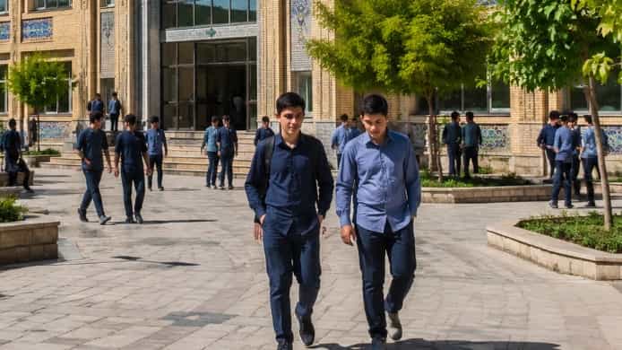 اهمیت آموزش و مدرک دیپلم در مدرسه پسرانه علم برتر اردبیل